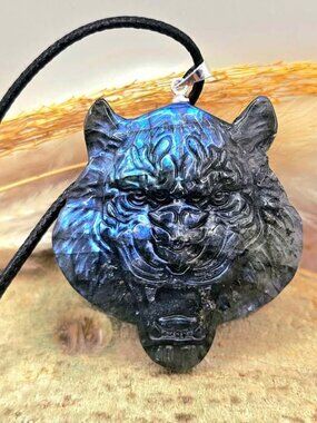 Nature Labradorite Carved Tiger Head Pendant Necklace